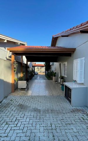 Casa à venda com 150m², 3 quartos e 4 vagas