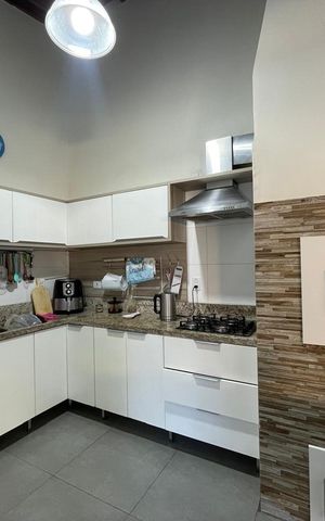 Casa à venda com 150m², 3 quartos e 4 vagas