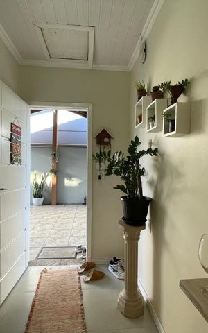 Casa à venda com 150m², 3 quartos e 4 vagas