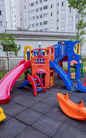 Apartamento para alugar com 45m², 2 quartos e 1 vaga Apartamento para alugar com 45m², 2 quartos e 1 vagaÁrea comum - Playground