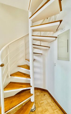 Apartamento para alugar com 56m², 1 quarto e 1 vaga Apartamento para alugar com 56m², 1 quarto e 1 vagaEscada