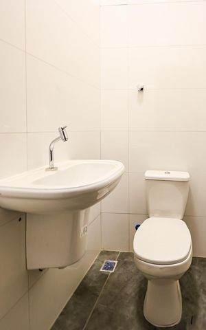 Casa à venda com 120m², 3 quartos e 2 vagas Casa à venda com 120m², 3 quartos e 2 vagasBanheiro