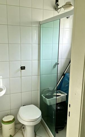 Casa de condomínio à venda com 255m², 5 quartos e 2 vagas Casa de condomínio à venda com 255m², 5 quartos e 2 vagasBanheiro