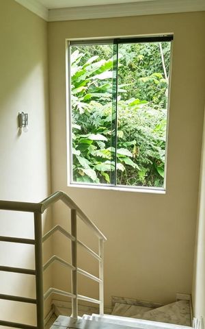 Casa de condomínio à venda com 255m², 5 quartos e 2 vagas Casa de condomínio à venda com 255m², 5 quartos e 2 vagasCorredor