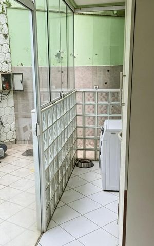 Casa de condomínio à venda com 255m², 5 quartos e 2 vagas Casa de condomínio à venda com 255m², 5 quartos e 2 vagasÁrea de serviço