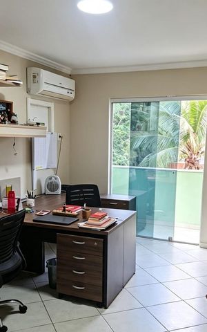 Casa de condomínio à venda com 255m², 5 quartos e 2 vagas Casa de condomínio à venda com 255m², 5 quartos e 2 vagasQuarto