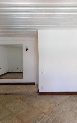 Casa à venda com 250m², 4 quartos e 4 vagas Casa à venda com 250m², 4 quartos e 4 vagasSala 02