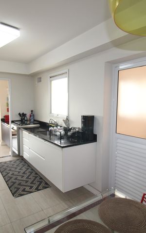 Apartamento para alugar com 133m², 3 quartos e 2 vagasCozinha