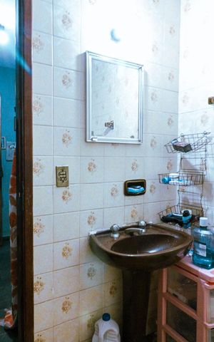 Casa à venda com 300m², 3 quartos e 3 vagas Casa à venda com 300m², 3 quartos e 3 vagasBanheiro de serviço