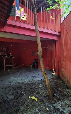 Casa à venda com 498m², 3 quartos e 4 vagas Casa à venda com 498m², 3 quartos e 4 vagasQuintal edícula