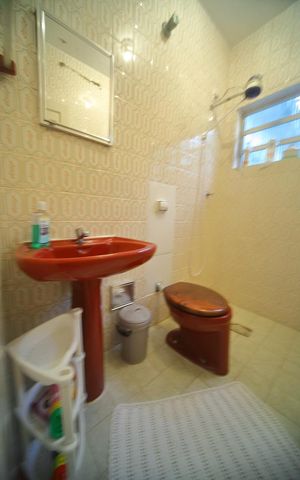 Casa à venda com 141m², 3 quartos e 3 vagasBanheiro 2 