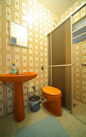 Casa à venda com 141m², 3 quartos e 3 vagasBanheiro  1 