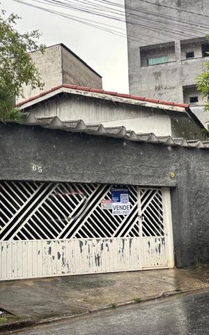 Casa à venda com 141m², 3 quartos e 3 vagasFachada 