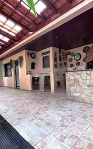 Casa à venda com 217m², 3 quartos e 6 vagas