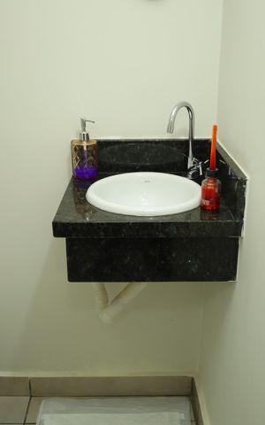 Casa de condomínio à venda com 63m², 2 quartos e 1 vagaBanheiro 3 - Lavabo