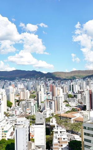 Apartamento à venda com 318m², 4 quartos e 3 vagas Apartamento à venda com 318m², 4 quartos e 3 vagasSala 2 - Varanda Vista