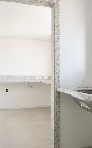Apartamento à venda com 318m², 4 quartos e 3 vagas Apartamento à venda com 318m², 4 quartos e 3 vagas Área de Serviço