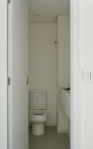 Apartamento à venda com 318m², 4 quartos e 3 vagas Apartamento à venda com 318m², 4 quartos e 3 vagasSala 2 - lavabo