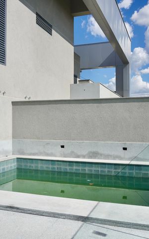 Apartamento à venda com 318m², 4 quartos e 3 vagas Apartamento à venda com 318m², 4 quartos e 3 vagasÁrea da Cobertura - Piscina