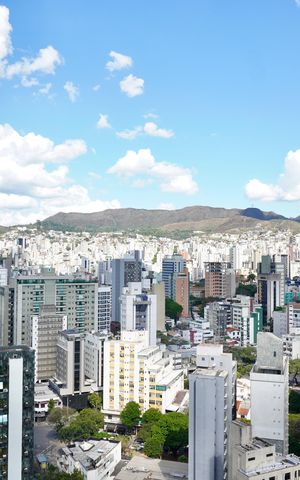Apartamento à venda com 318m², 4 quartos e 3 vagas Apartamento à venda com 318m², 4 quartos e 3 vagasSala 1 - Varanda vista