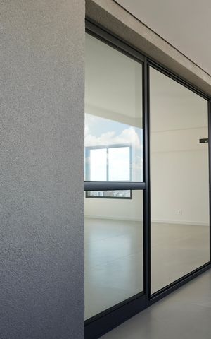 Apartamento à venda com 318m², 4 quartos e 3 vagas Apartamento à venda com 318m², 4 quartos e 3 vagasSala 2 - Varanda