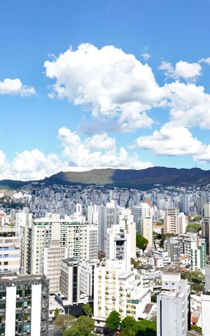 Apartamento à venda com 318m², 4 quartos e 3 vagas Apartamento à venda com 318m², 4 quartos e 3 vagasSala 2 - Varanda Vista