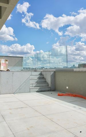 Apartamento à venda com 318m², 4 quartos e 3 vagas Apartamento à venda com 318m², 4 quartos e 3 vagasÁrea da Cobertura