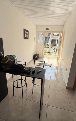 Casa à venda com 69m², 2 quartos e 1 vaga