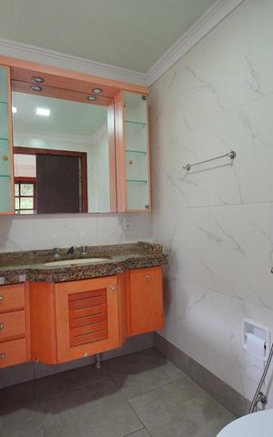 Casa para alugar com 150m², 4 quartos e 1 vagaBanheiro
