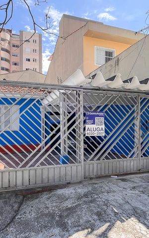Casa para alugar com 115m², 2 quartos e 3 vagasFachada + plaquinha