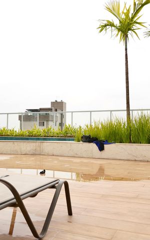 Apartamento à venda com 96m², 3 quartos e 2 vagas Apartamento à venda com 96m², 3 quartos e 2 vagasÁrea comum - Piscina