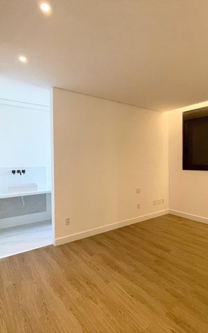 Apartamento à venda com 214m², 3 quartos e 3 vagas Apartamento à venda com 214m², 3 quartos e 3 vagasQuarto