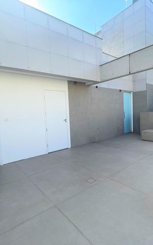 Apartamento à venda com 214m², 3 quartos e 3 vagas Apartamento à venda com 214m², 3 quartos e 3 vagasÁrea externa