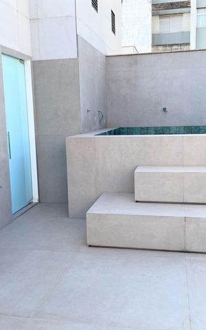 Apartamento à venda com 214m², 3 quartos e 3 vagas Apartamento à venda com 214m², 3 quartos e 3 vagasÁrea externa