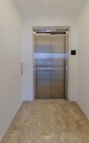 Apartamento à venda com 144m², 3 quartos e 3 vagas Apartamento à venda com 144m², 3 quartos e 3 vagasHall de Entrada Social Individual