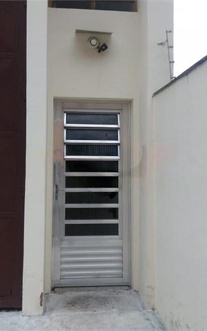 Casa à venda com 254m², 2 quartos e 3 vagas