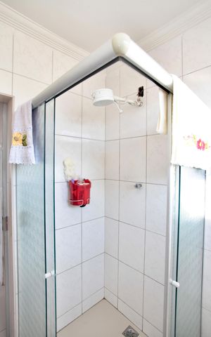 Apartamento à venda com 48m², 2 quartos e 1 vaga Apartamento à venda com 48m², 2 quartos e 1 vagaBanheiro Social