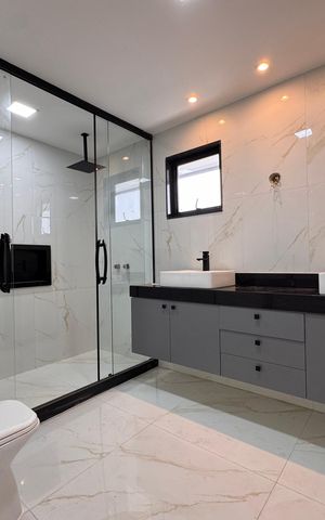Casa de condomínio para alugar com 222m², 4 quartos e 1 vaga Casa de condomínio para alugar com 222m², 4 quartos e 1 vagaSuíte 2 - Banheiro