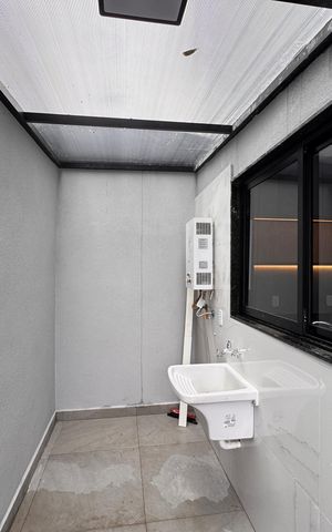 Casa de condomínio para alugar com 222m², 4 quartos e 1 vaga Casa de condomínio para alugar com 222m², 4 quartos e 1 vagaÁrea de Serviço