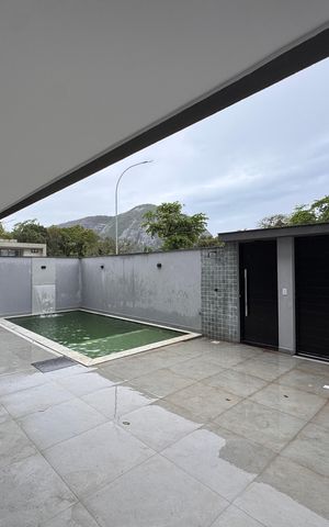 Casa de condomínio para alugar com 222m², 4 quartos e 1 vaga Casa de condomínio para alugar com 222m², 4 quartos e 1 vagaÁrea externa