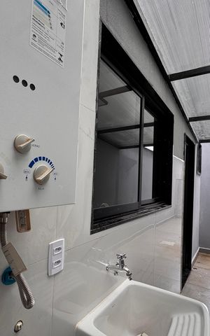 Casa de condomínio para alugar com 222m², 4 quartos e 1 vaga Casa de condomínio para alugar com 222m², 4 quartos e 1 vagaÁrea de Serviço