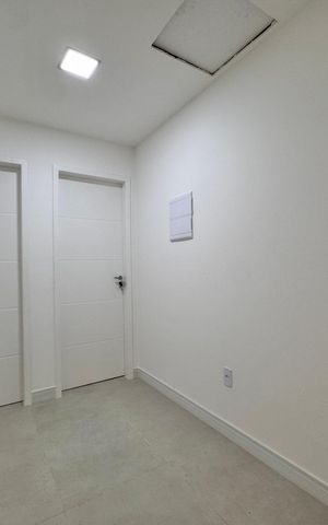 Casa de condomínio para alugar com 222m², 4 quartos e 1 vaga Casa de condomínio para alugar com 222m², 4 quartos e 1 vagaCorredor