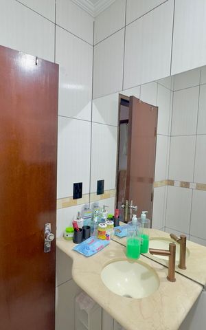 Casa à venda com 100m², 3 quartos e 1 vaga Casa à venda com 100m², 3 quartos e 1 vagaBanheiro 1