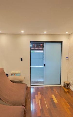 Casa à venda com 100m², 3 quartos e 1 vaga Casa à venda com 100m², 3 quartos e 1 vagaSala