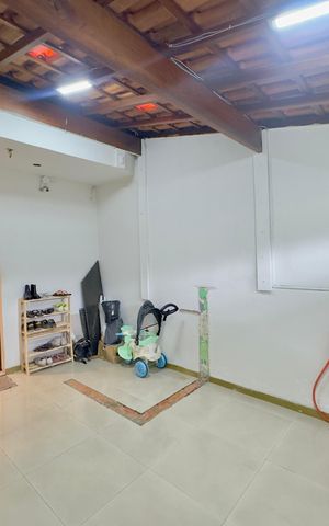 Casa à venda com 100m², 3 quartos e 1 vaga Casa à venda com 100m², 3 quartos e 1 vagaGaragem