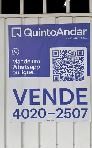 Casa à venda com 100m², 3 quartos e 1 vaga Casa à venda com 100m², 3 quartos e 1 vagaPlaca aproximada