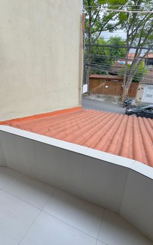 Casa à venda com 100m², 3 quartos e 1 vaga Casa à venda com 100m², 3 quartos e 1 vagaSacada quarto 1