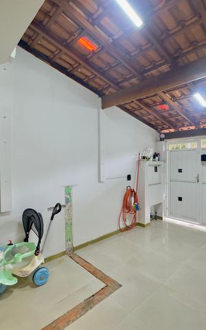 Casa à venda com 100m², 3 quartos e 1 vaga Casa à venda com 100m², 3 quartos e 1 vagaGaragem