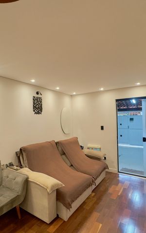 Casa à venda com 100m², 3 quartos e 1 vaga Casa à venda com 100m², 3 quartos e 1 vagaSala