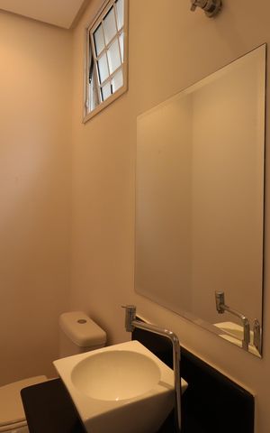 Casa à venda com 300m², 3 quartos e 6 vagasLavabo